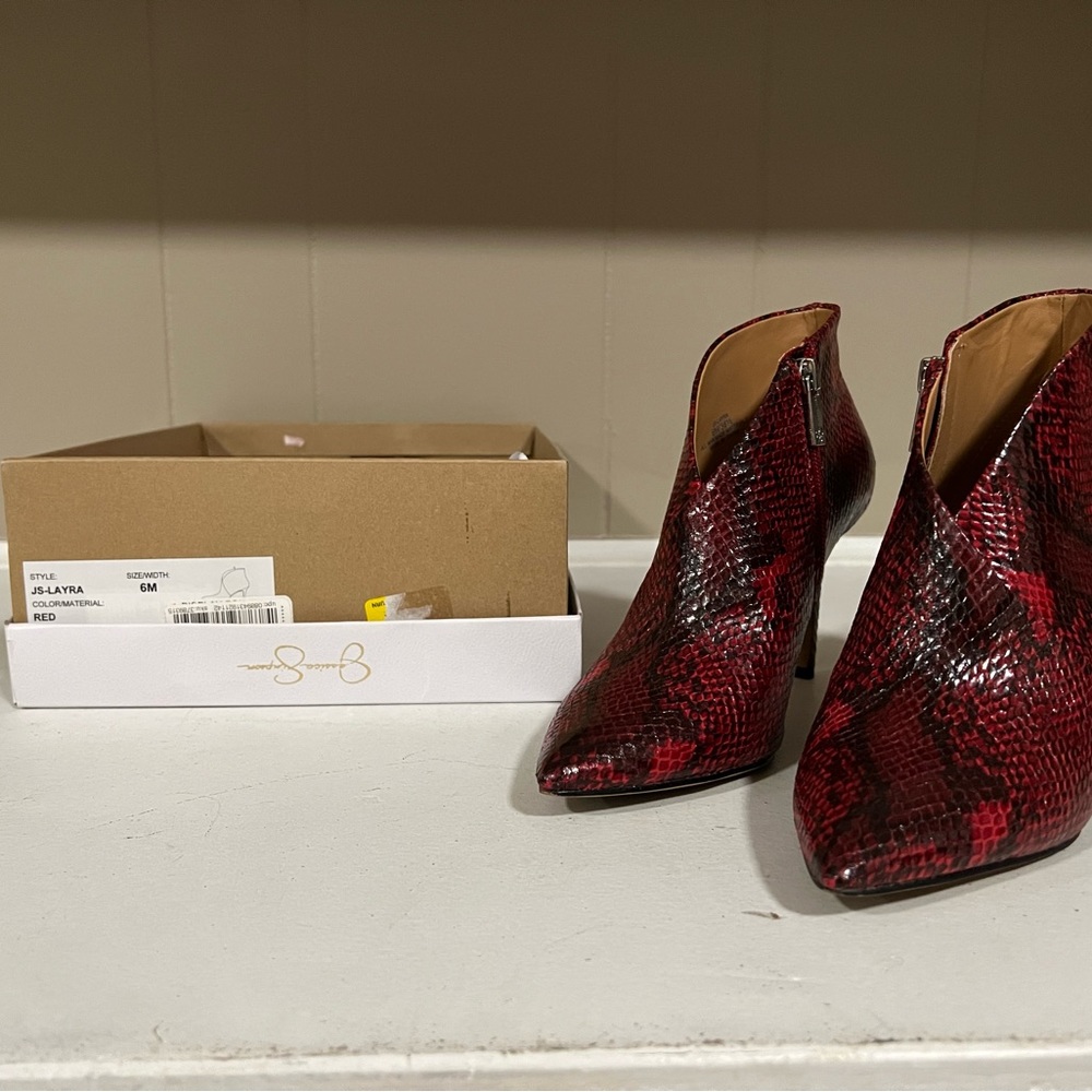 Jessica Simpson Red/Vlack snakeskin heels
